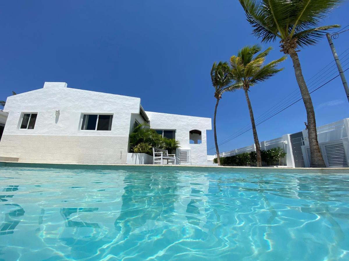 Movida Inn Aruba Palm Beach Exterior foto