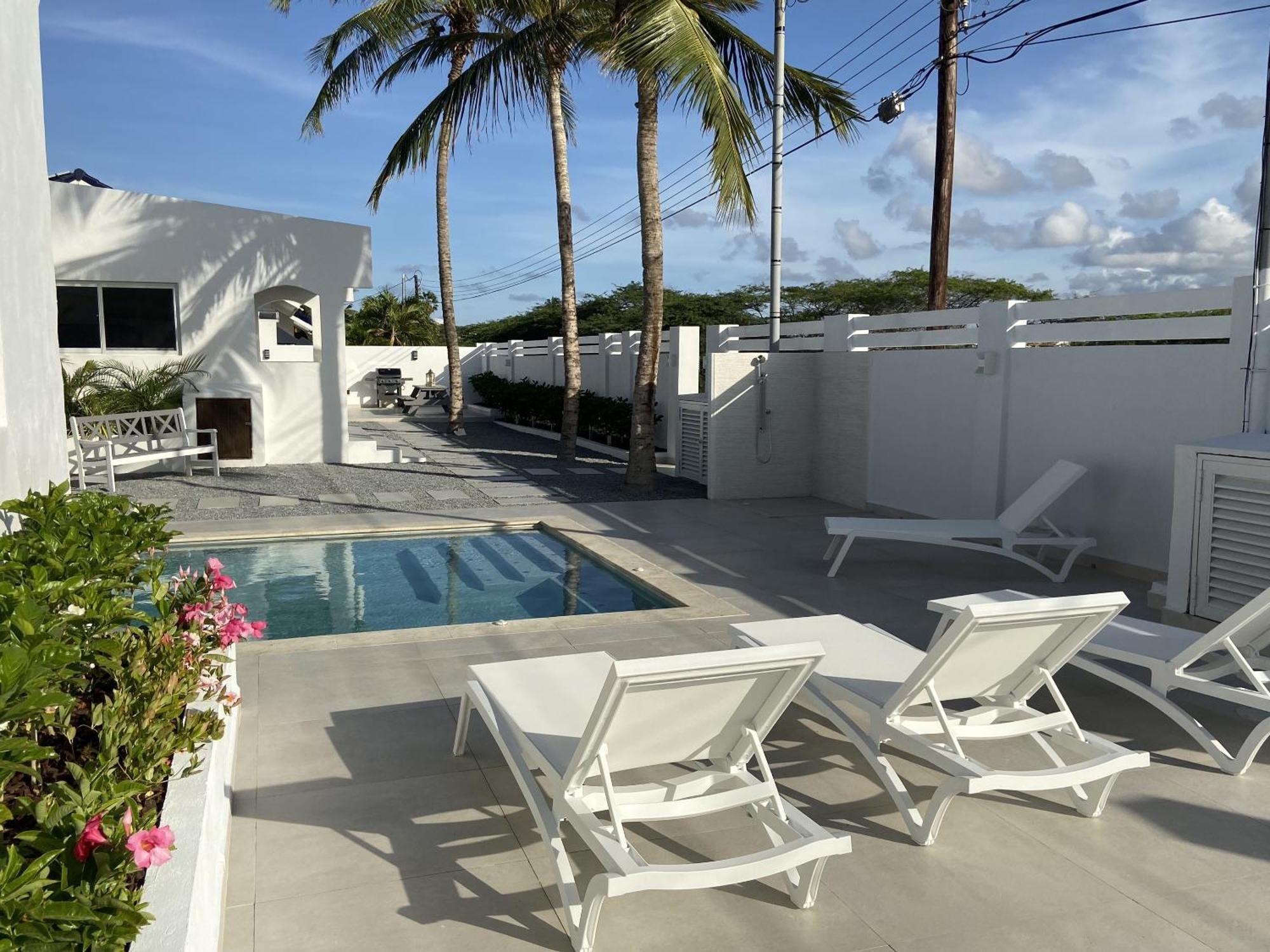 Movida Inn Aruba Palm Beach Exterior foto