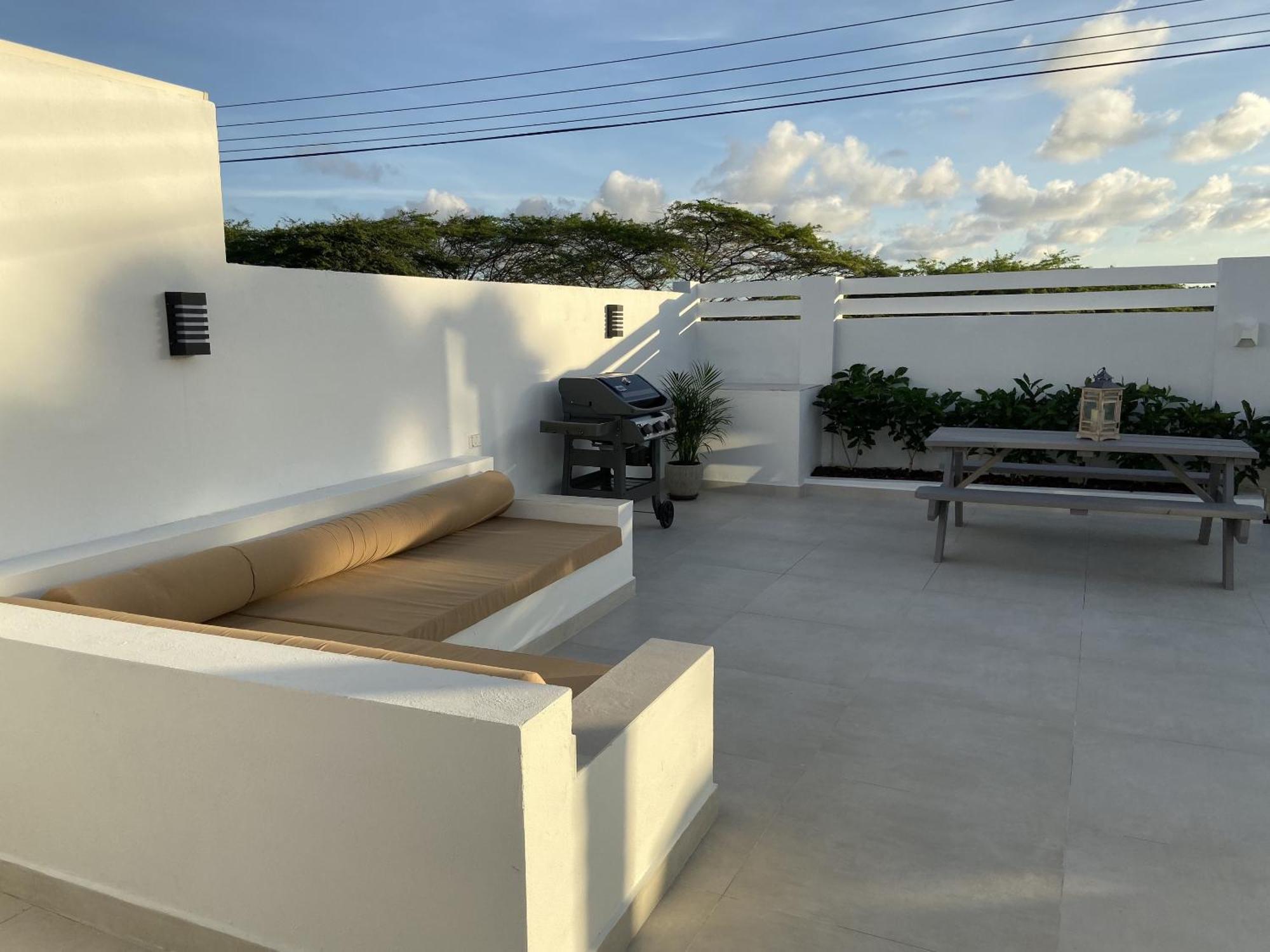 Movida Inn Aruba Palm Beach Exterior foto