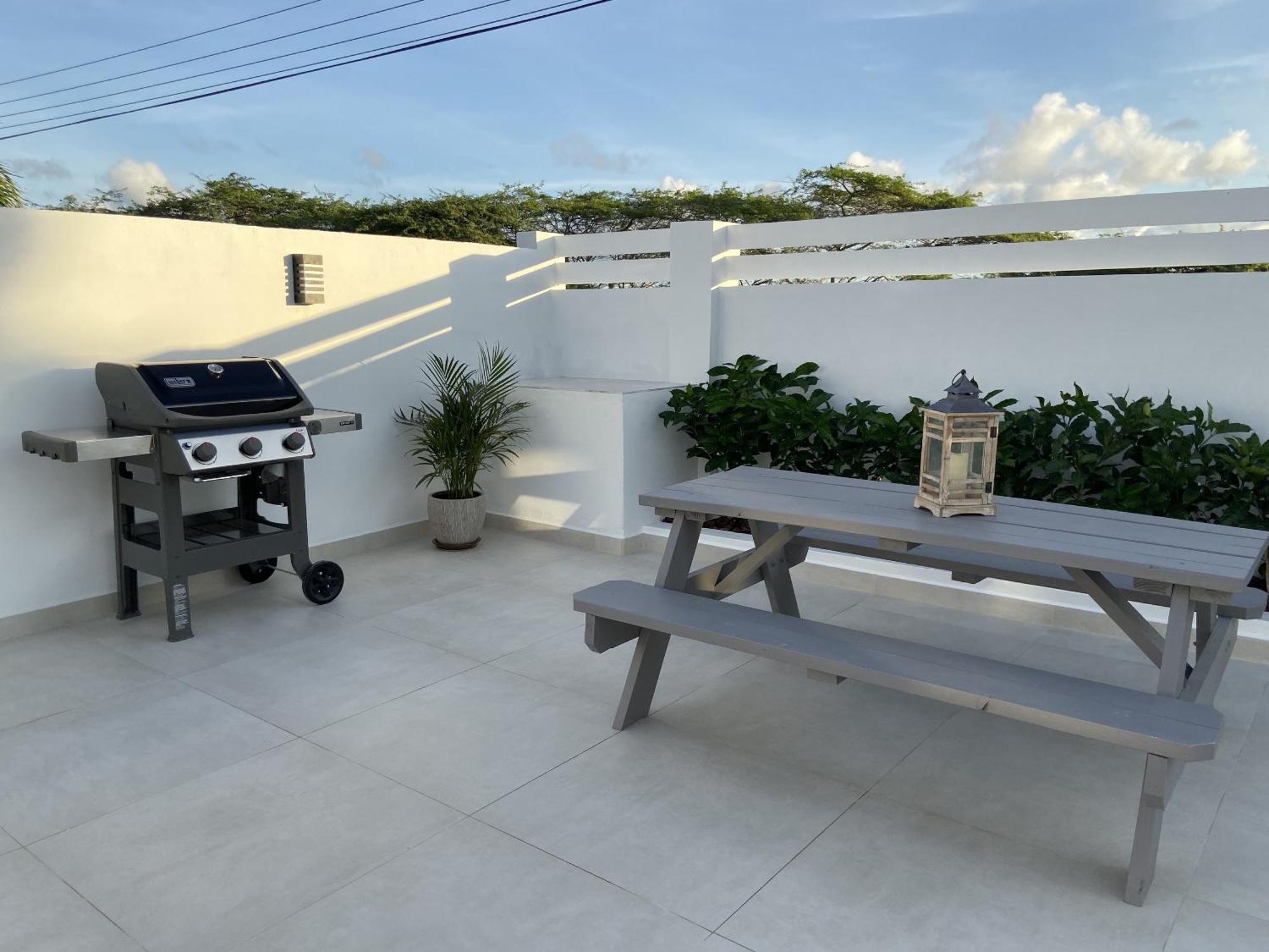 Movida Inn Aruba Palm Beach Exterior foto